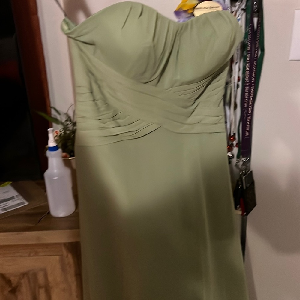 So 4 Formal Dress Floor length green Bridal/Prom/Ball